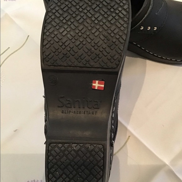 NWOT Sanita clogs - Picture 2 of 5